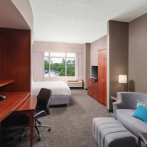 Courtyard By Marriott Greenville Downtown